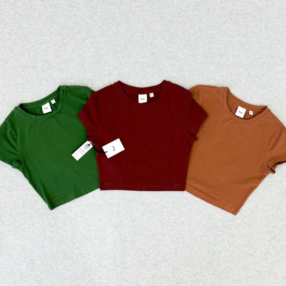 Bundle of 3 Aritzia Ortiz tops - Picture 8 of 10